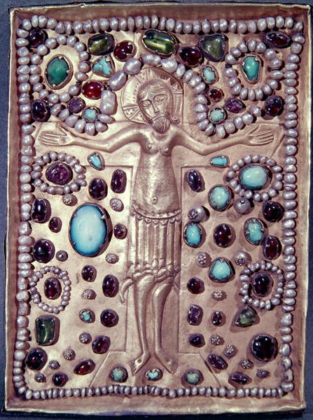 Capa relicário de uma Bíblia que retrata Cristo na Cruz (dourado prateado com pérolas e pedras preciosas) de Armenian School