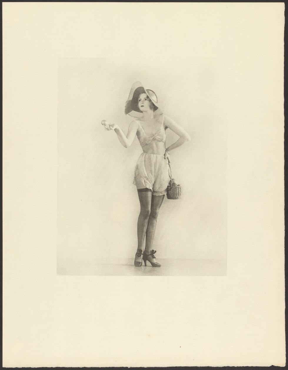 [Mulher em lingerie]. de Arthur F. Kales