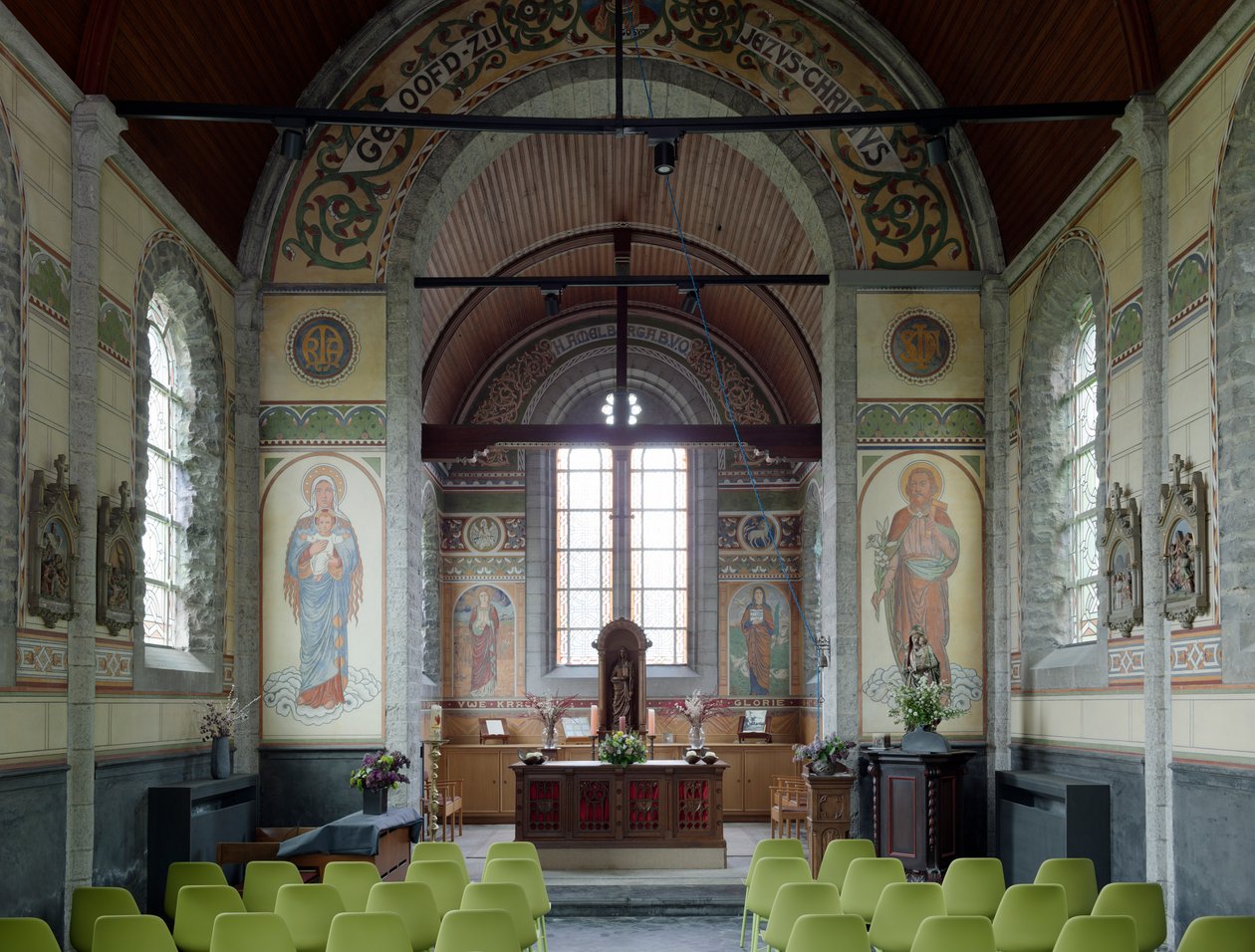Capela (Mater, capela de Sint-Amelberga). Interior. 1915-1916. Arquiteto Arthur Van Ommeslaeghe. de Arthur Van Ommeslaeghe