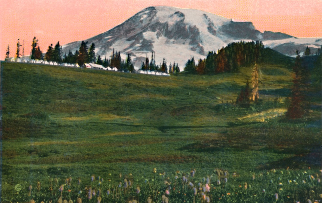 Acampamento das nuvens, Monte Rainier, c1916 de Asahel Curtis