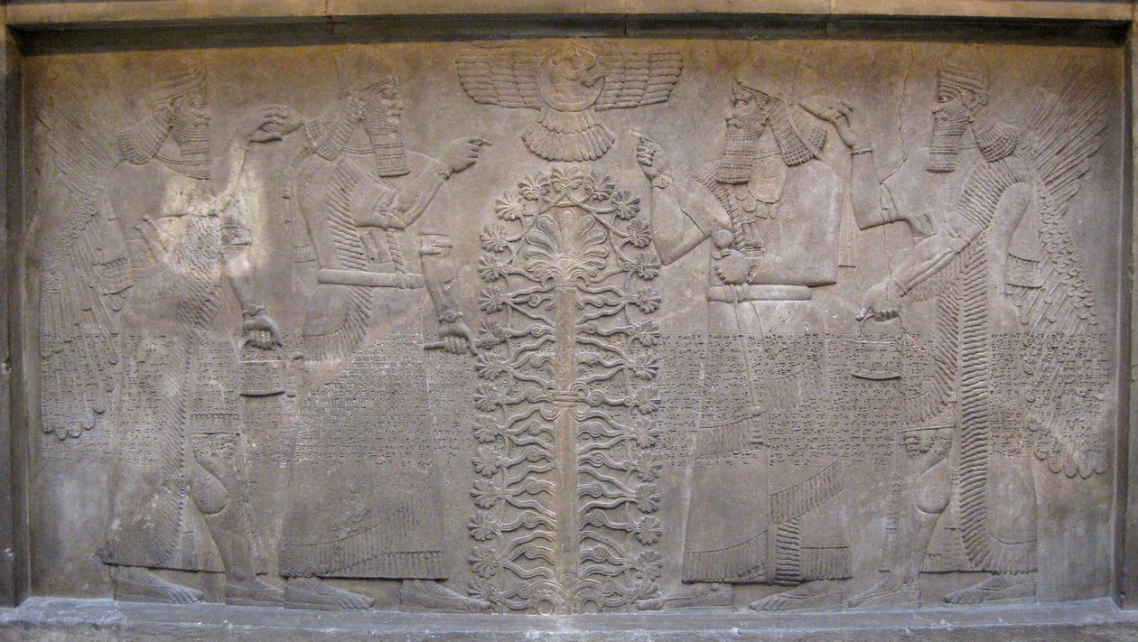 Relevo com duas figuras de Ashurnasirpal, seres mitológicos alados e o deus Ashur, diante da Árvore da Vida, 885-860 aC de Assyrian