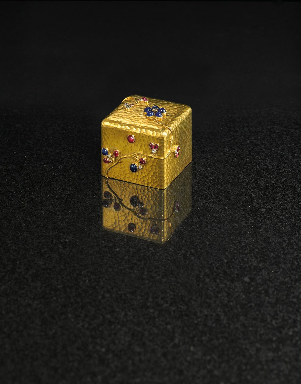 Box, de Faberge, c.1890 de August Wilhelm Holmström