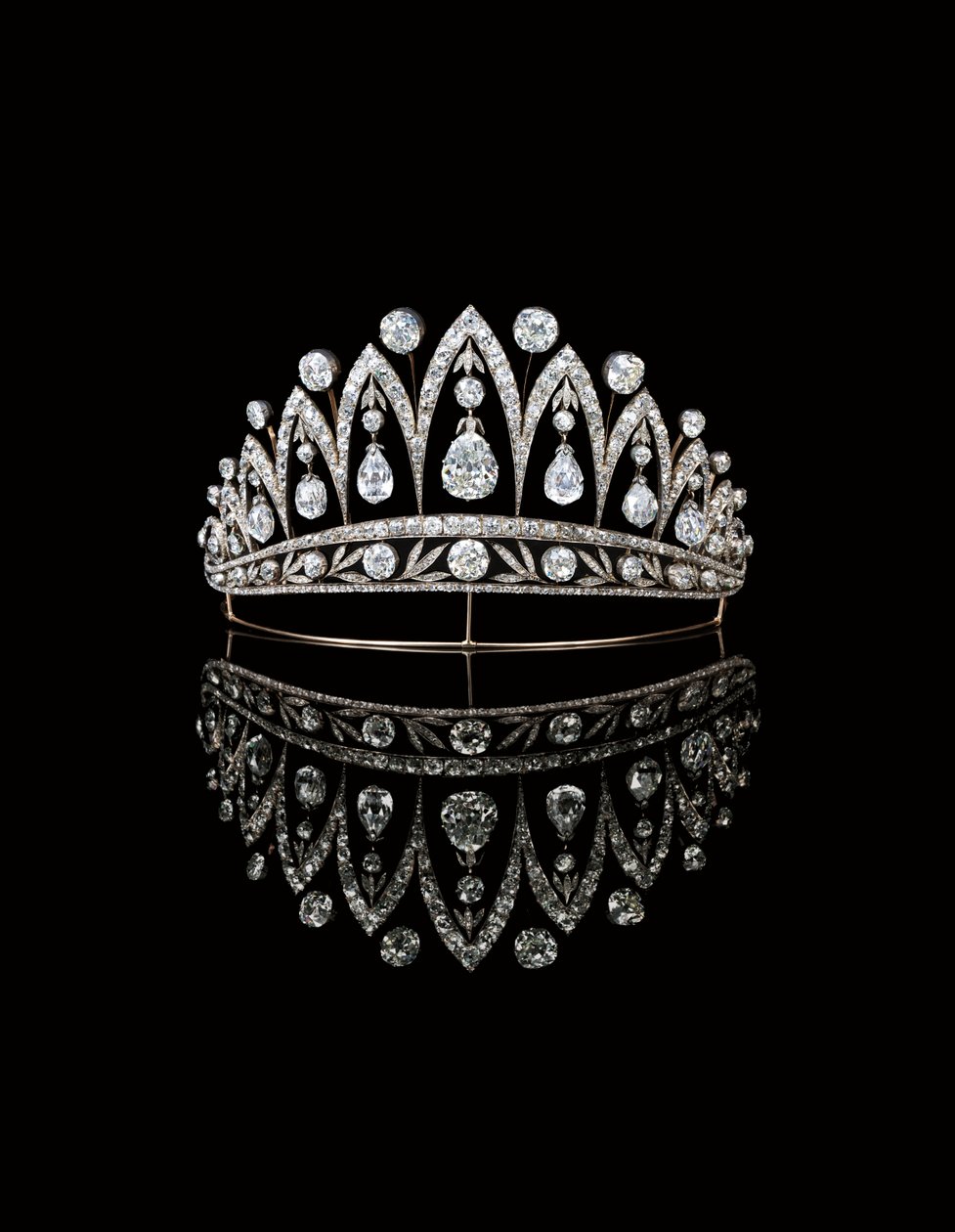 Tiara, de Faberge, c.1890 (diamantes e ouro) de August Wilhelm Holmström