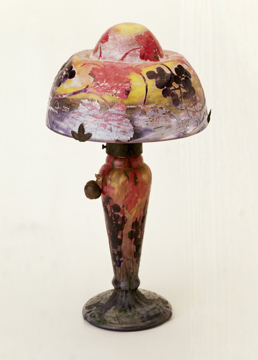 Candeeiro de mesa entalhado e gravado (vidro) de Auguste Daum
