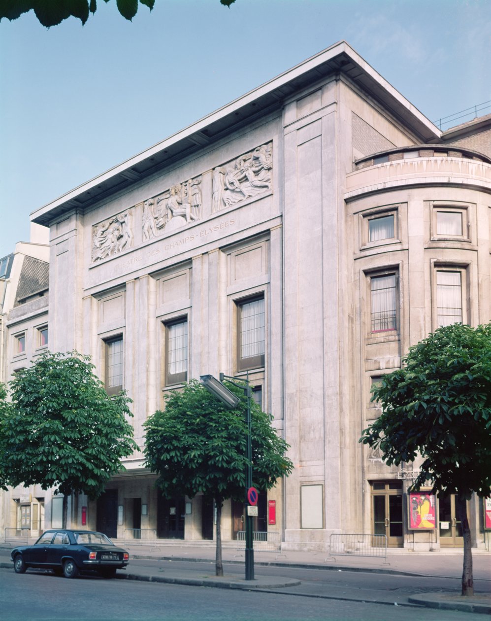 Teatro dos Campos Elíseos de Auguste Perret
