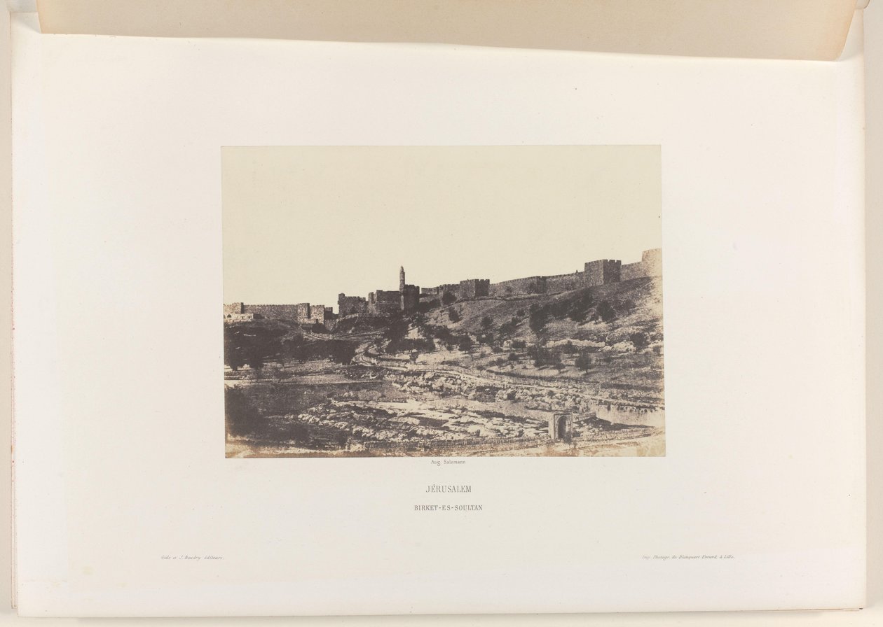 Bacia de Birket-es-Soultan fora do antigo muro da cidade de Jerusalém
Jerusalém. Birket-es-Soultan (título sobre o objecto) de Auguste Salzmann