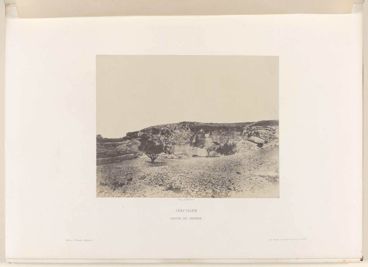 Vista da caverna de Jeremias, perto de Jerusalém
Jerusalém. Grotte de Jérémie (título sobre o objecto) de Auguste Salzmann