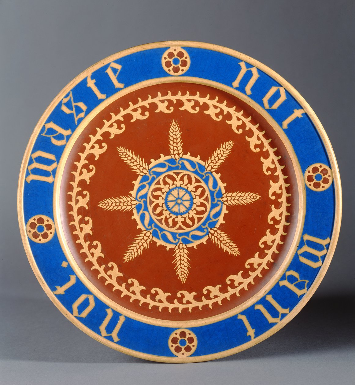 Prato de pão, fabricado pela Minton and Company, c.1849 (cerâmica) de Augustus Welby Northmore Pugin