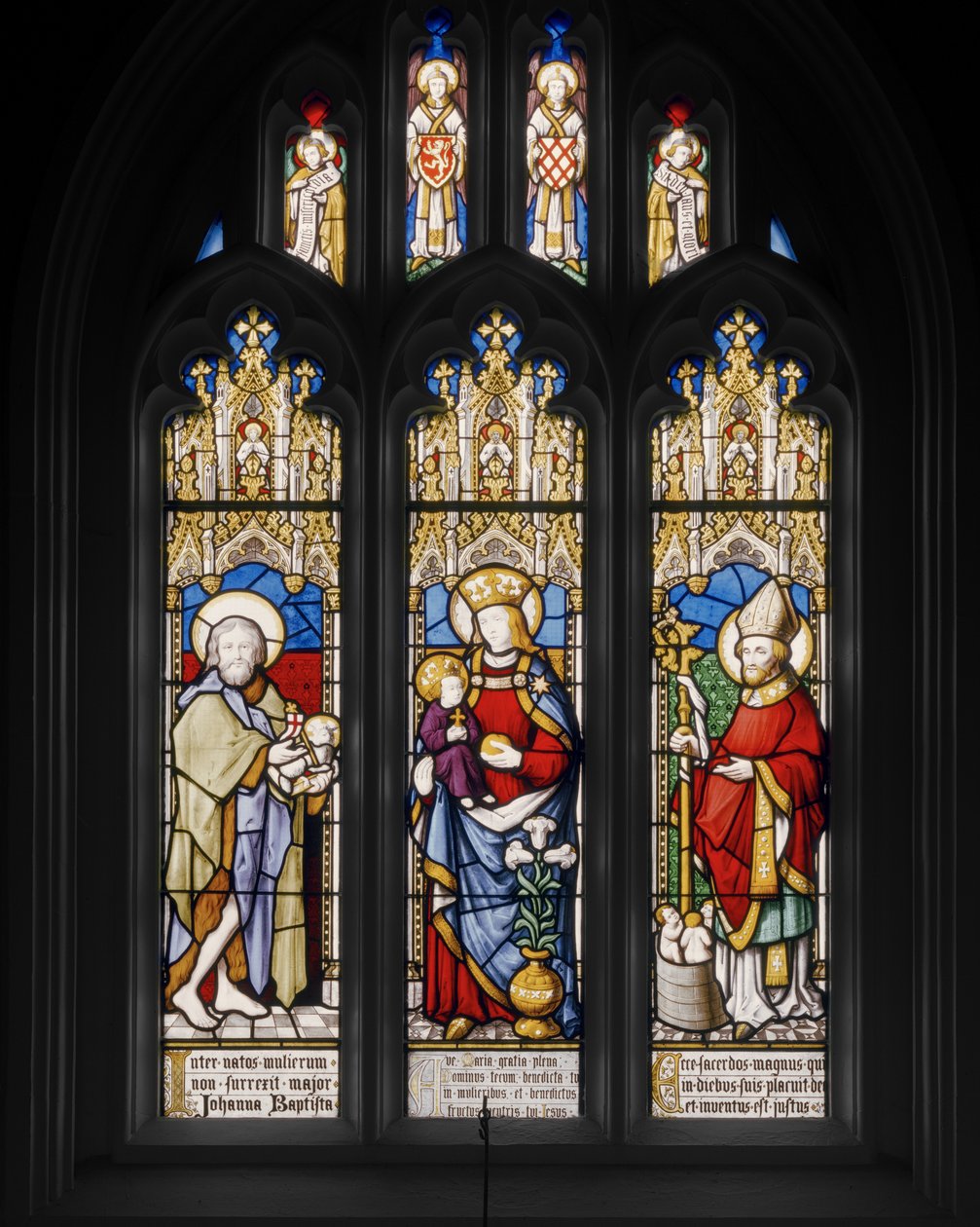 São João Batista, Virgem e Criança e São Nicolau, 1841 (vitral) de Augustus Welby Northmore Pugin
