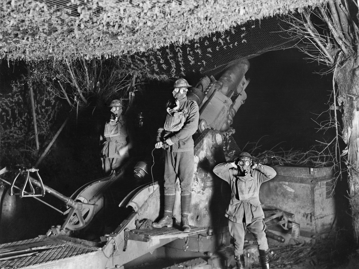 A 9.2in canhão Howitzer da segunda bateria de cerco australiano (55ª bateria de artilharia de cerco australiano), em ação, Voormezeele, Bélgica, setembro de 1917 de Australian Photographer