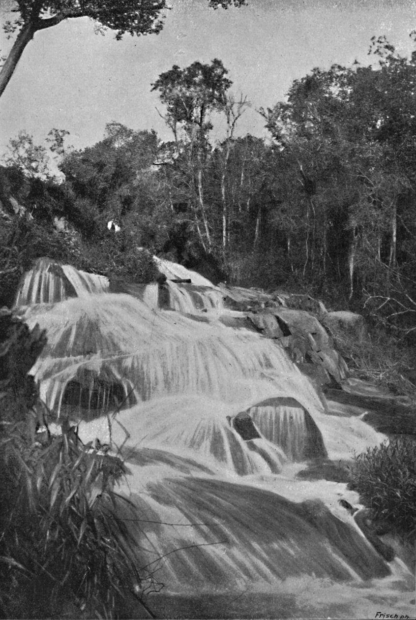 Cachoeira no Rio Dourado Lencoes, 1895 de Axel Frick