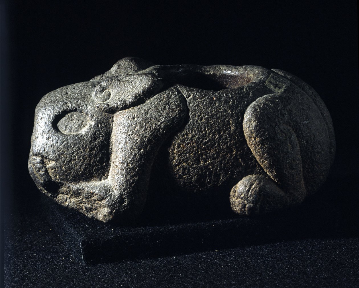 Arte asteca: Ometochtli, deus coelho chefe da embriaguez. de Aztec Aztec