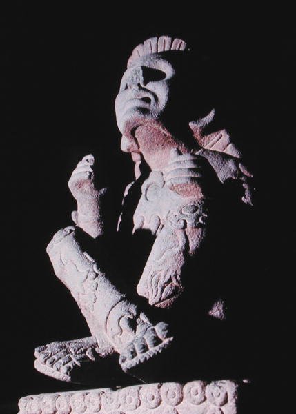 Xochipilli (ver também 217529), Período Pós Clássico Tarde (1300-1521) (pedra) de Aztec Aztec