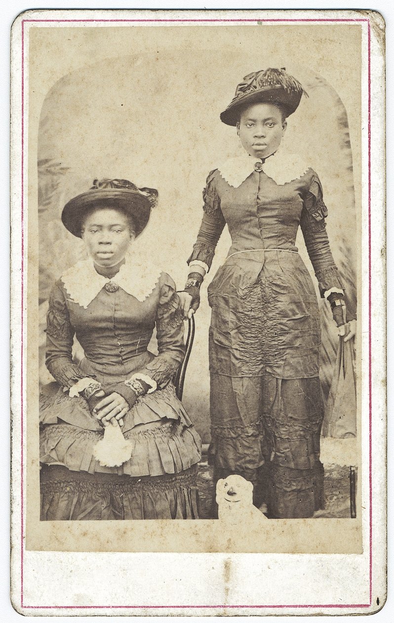 Retrato duplo, 1880 (impressão de albume) de B. J. Kuofi