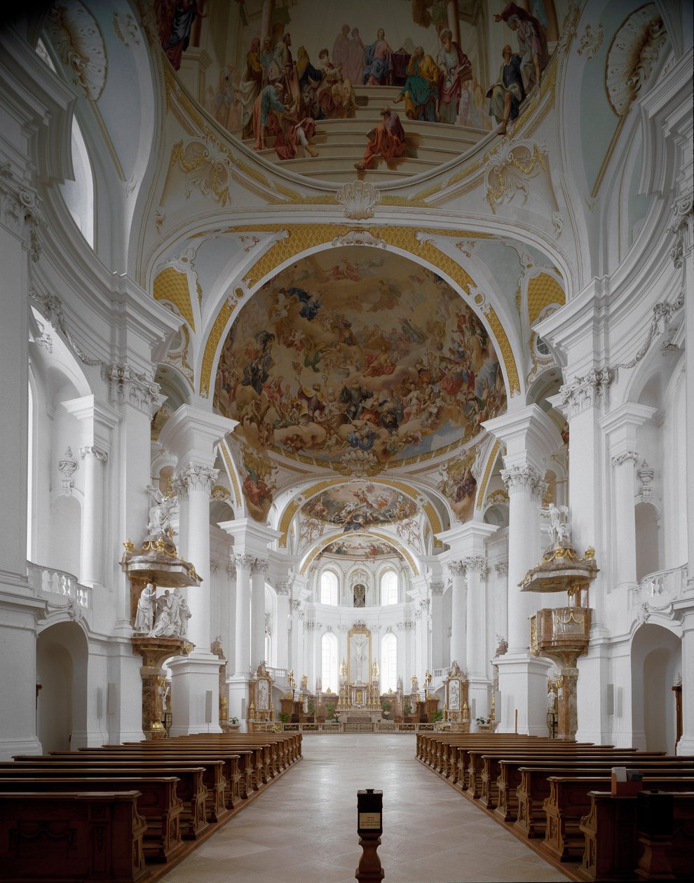 Vista interna da igreja do mosteiro pelo arquitecto Johann Balthasar Neumann (1687-1753) Neresheim, Alemanha de Balthasar Neumann