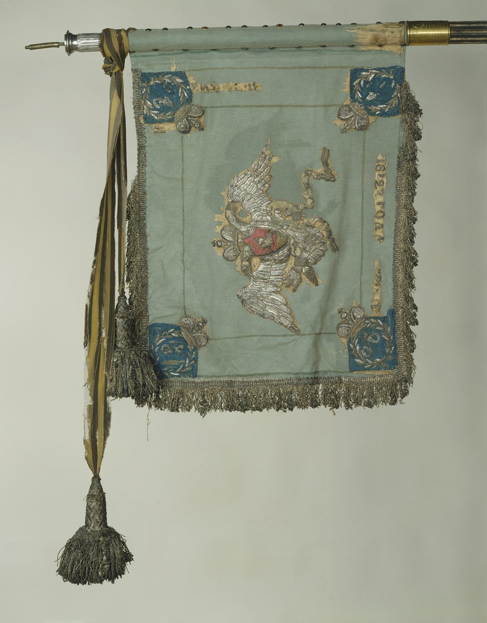 O Padrão de São Jorge do Regimento do Cuirassier dos Guardas de Vida de Suas Majestades, c. 1830 de Banners and Standards Flags