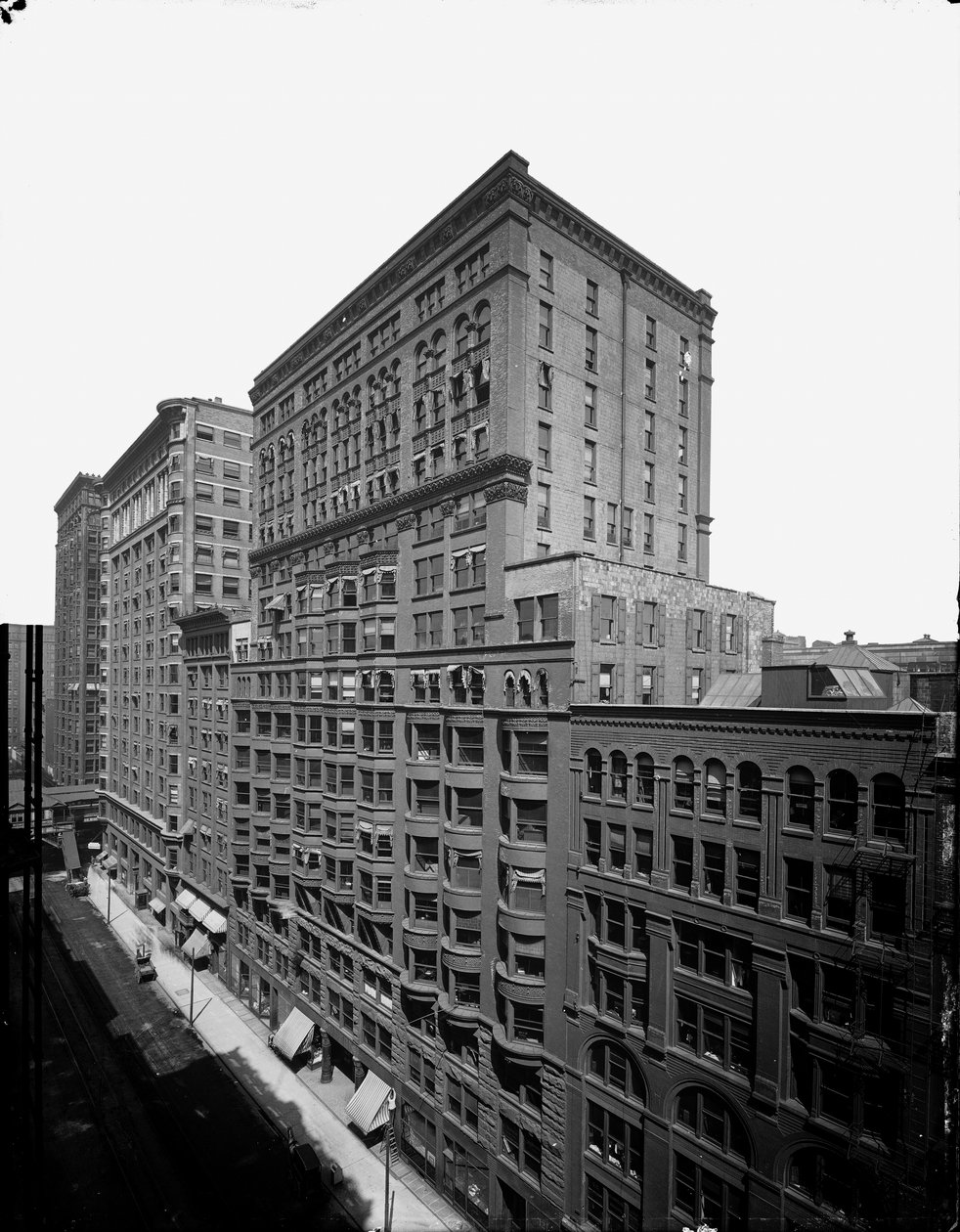 Dearborn Street north from Congress, Chicago, Illinois, EUA, c.1905 (foto a p/b) de Barnes and Crosby