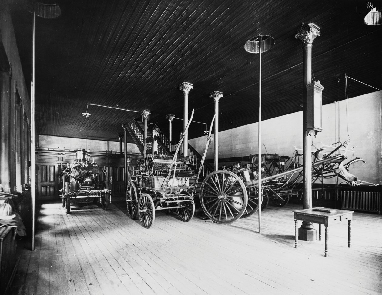 Engine House No. 40, Chicago, Illinois, EUA, c.1905 (foto a p/b) de Barnes and Crosby