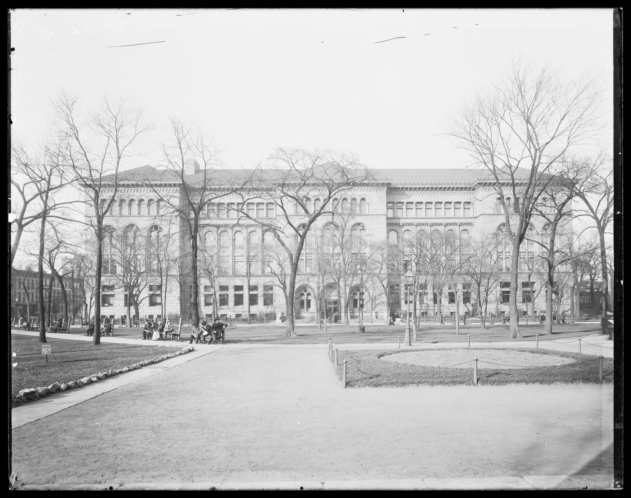 Biblioteca Newberry, Chicago, Illinois, EUA, c.1905 (foto a p/b) de Barnes and Crosby