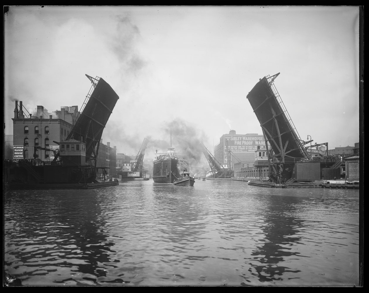 Navio de passageiros Pere Marquette em reboque no rio Chicago, Chicago, Illinois, EUA, c.1905 (foto a p/b) de Barnes and Crosby