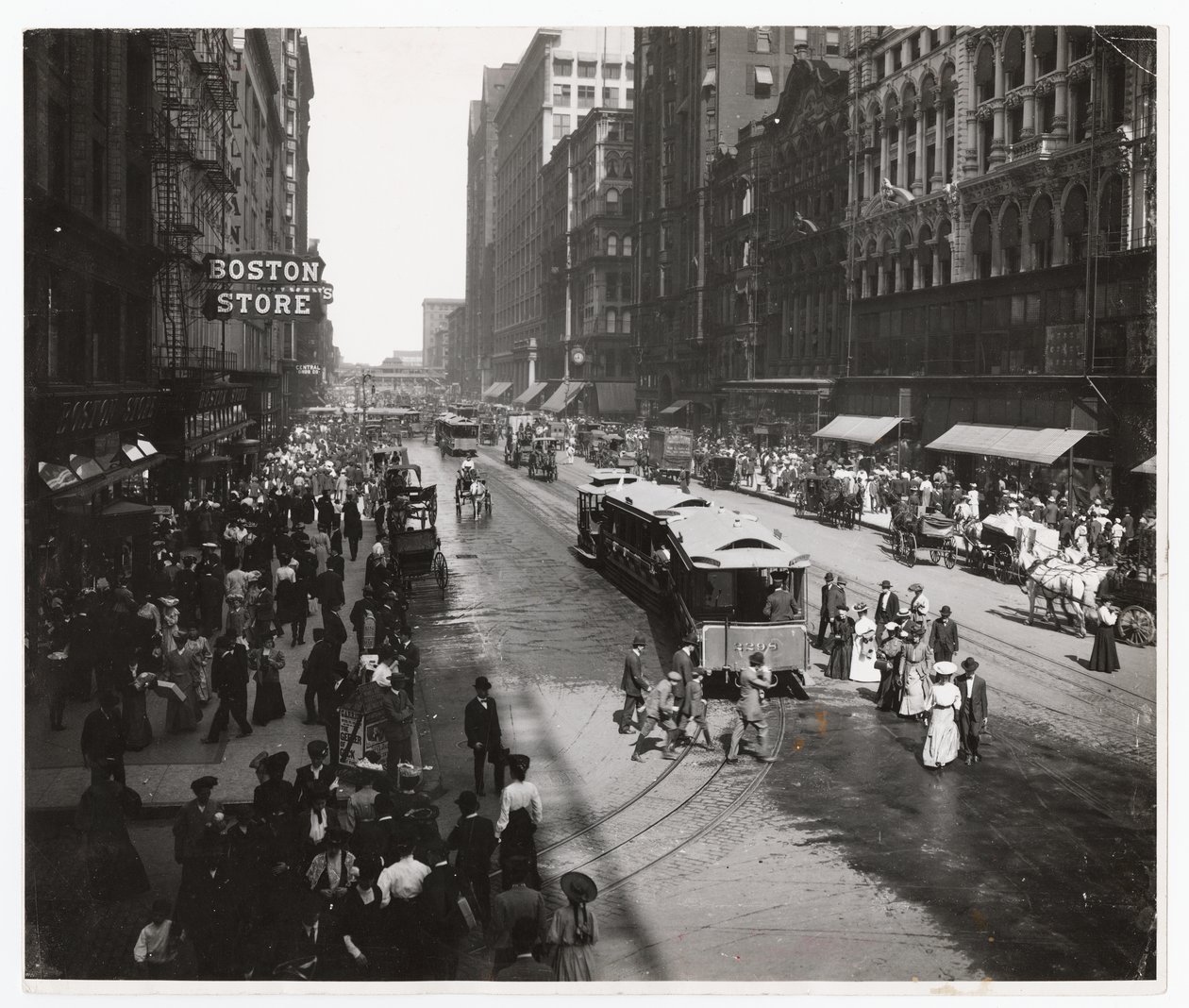 State Street, Chicago, Illinois, EUA, c.1905 (foto a p/b) de Barnes and Crosby
