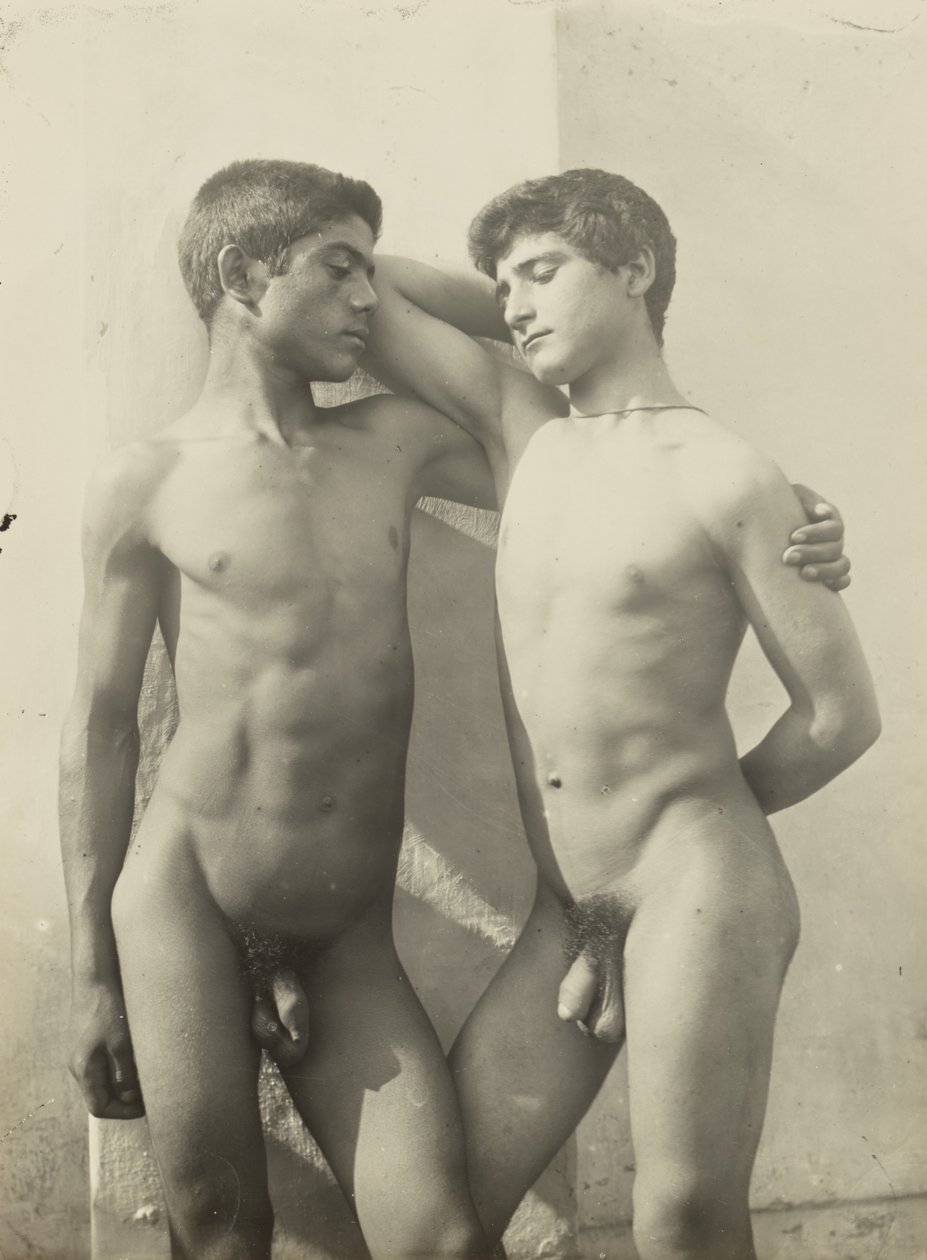 [Dois jovens nus]. de Baron Wilhelm von Gloeden