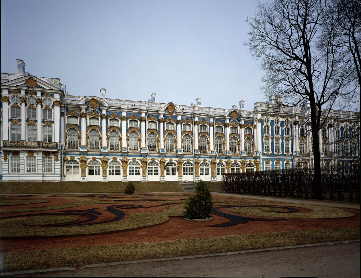 Vista do palácio Catherine (Tsarskoie Selo ou Tsarskoye Selo) realizado pelo arquiteto Bartolomeo Francesco Rastrelli (ca. 1700-1771) 1752-1756, Pushkin (Pushkin) Rússia de Bartolomeo Franceso Rastrelli