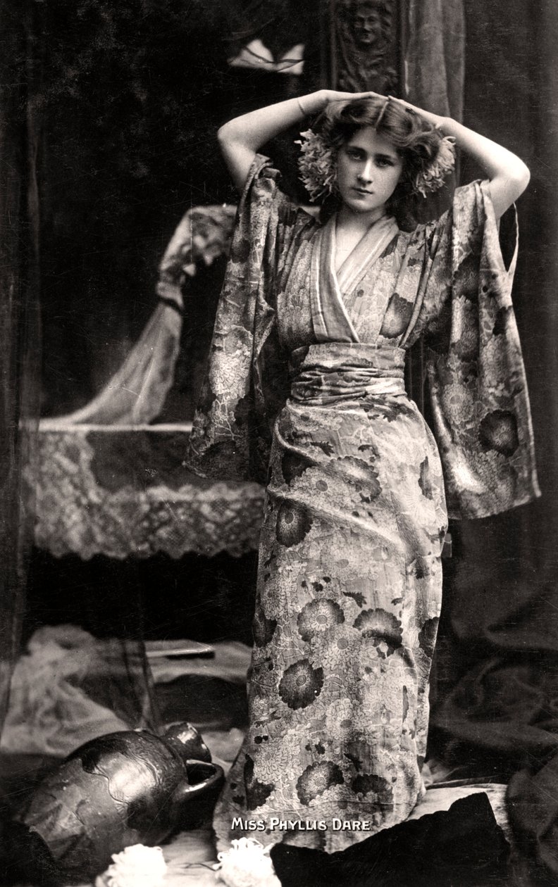 Phyllis Dare 1890-1975, atriz inglesa, 1906. de Bassano Studio
