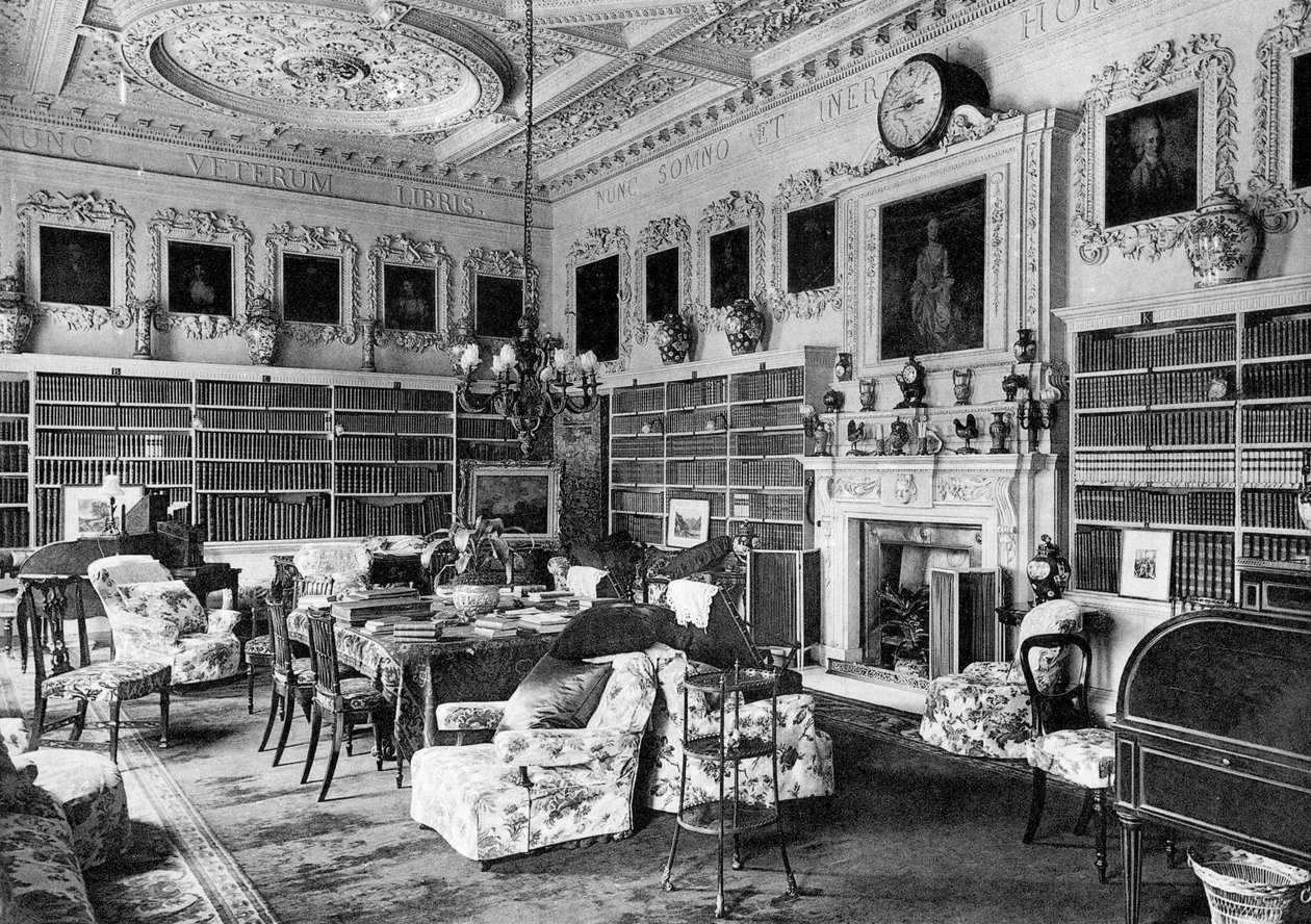 A biblioteca, Chesterfield House, 1908. de Bedford Lemere and Company