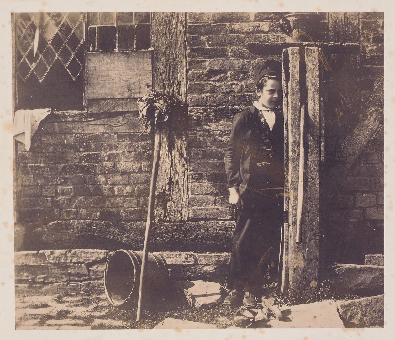 Walter Chamberlain escondido atrás da bomba Bredicot, meados da década de 1850 de Benjamin Brecknell Turner