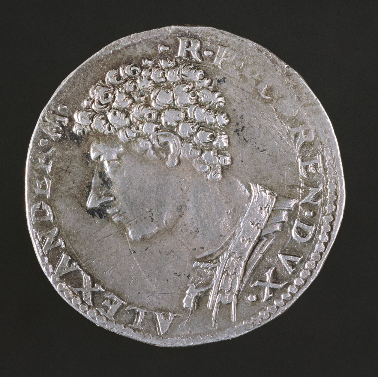 Anverso da moeda de prata de Alessandro De Medici (1511-1574) Inscrição: ALEXANDER MED RP FLOREN DVX, cunhada 1532-37 (para ver em verso 108640) de Benvenuto Cellini