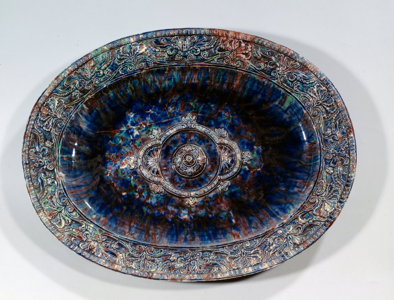 Grande prato oval de faiança de Bernard (school of) Palissy