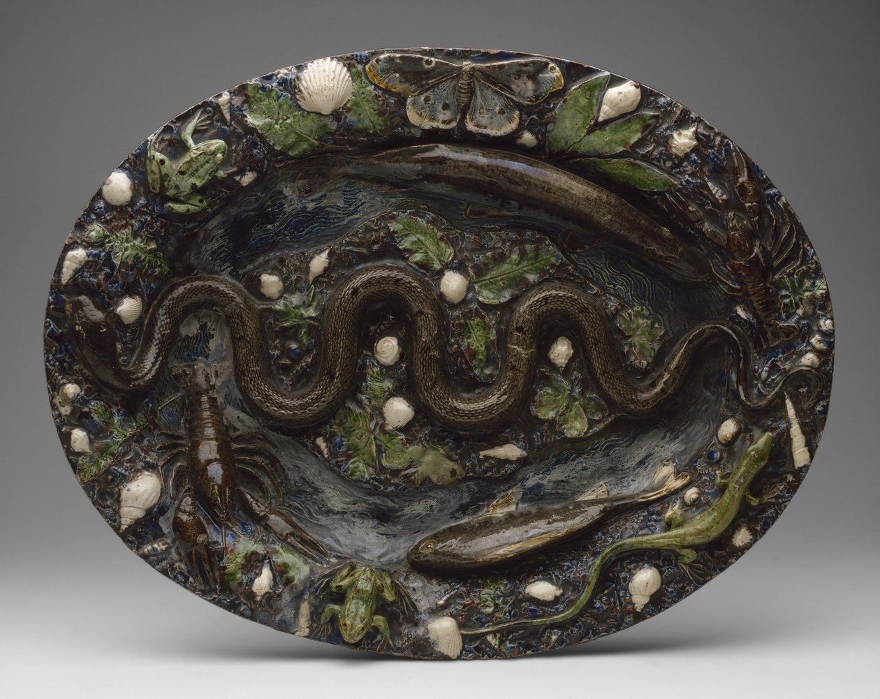 Utensílios rústicos: Prato com ornamentos de animais e plantas, segunda metade do século XVI de Bernard Palissy