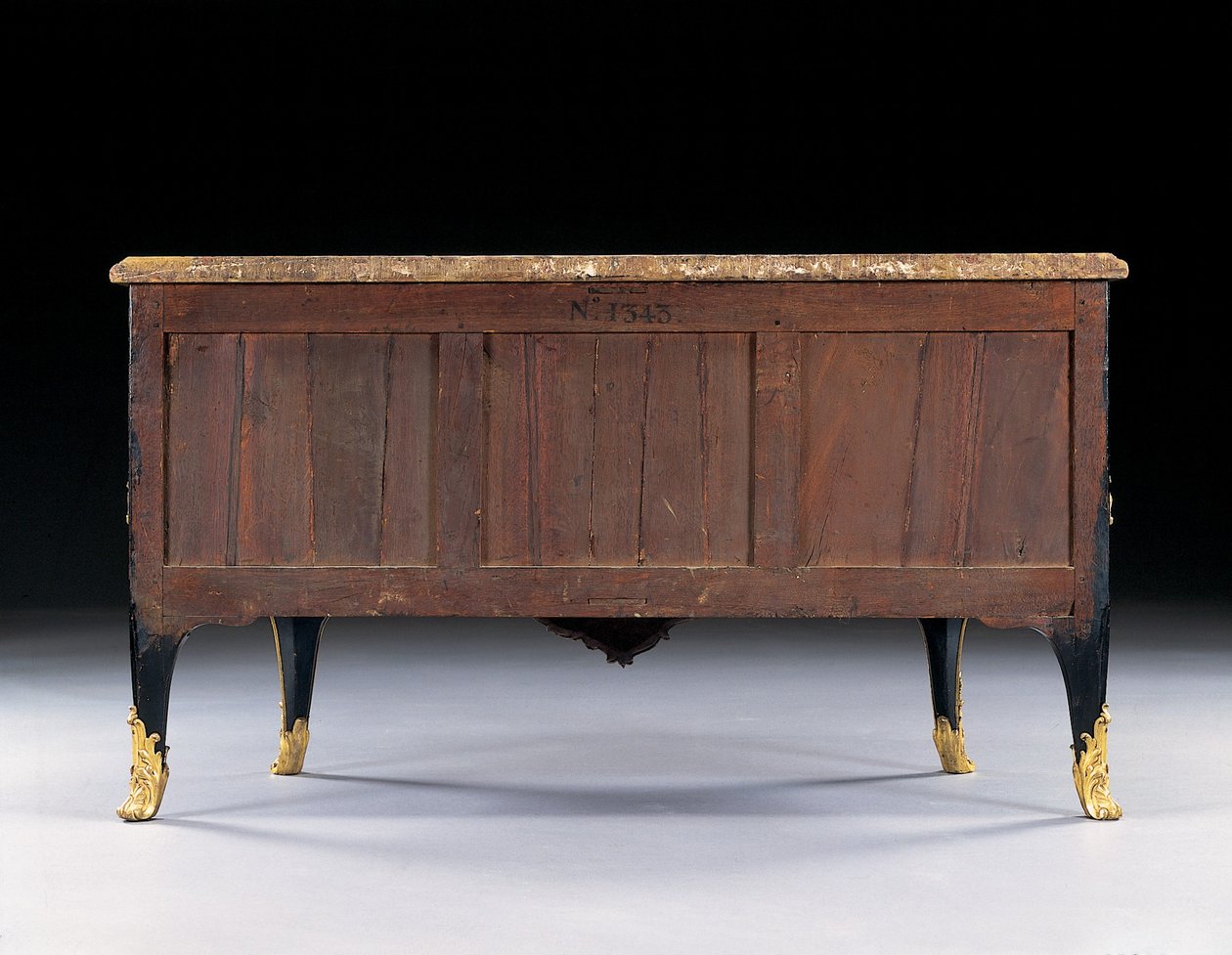 Cômoda, c.1745 (laca japonesa montada em ormolu e madeira ebonizada) de Bernard van Risenburgh II