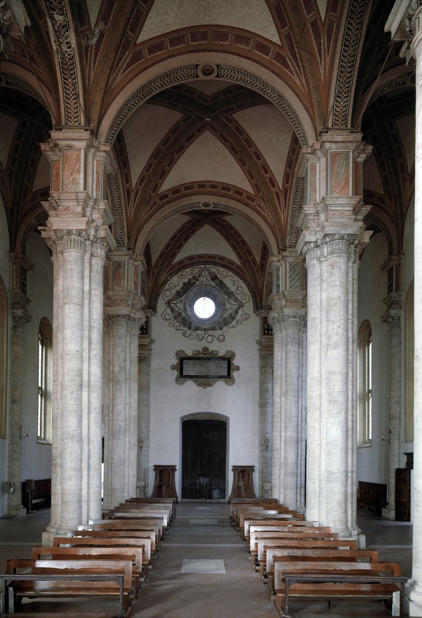 Vista interior da igreja de Pienza de Bernardo Rossellino