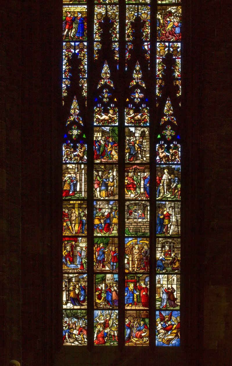 Vitral com as Histórias de Santa Catarina de Alexandria, da autoria de Biagio e Giuseppe Arcimboldi, corredor esquerdo da Catedral de Milão de Biagio & Arcimboldi Giuseppe Arcimboldi