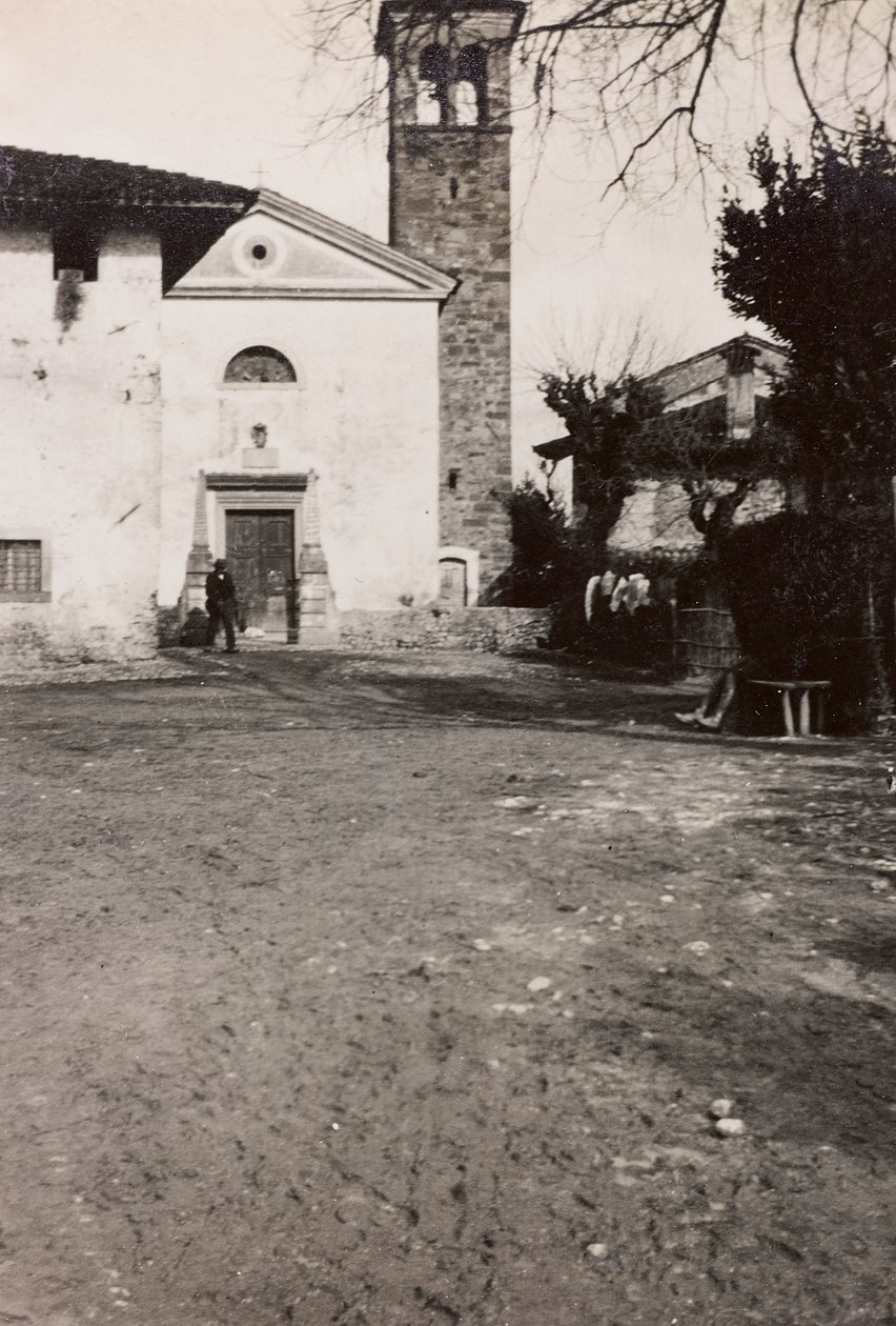 Álbum da Primeira Guerra Mundial em Friuli-Venezia Giulia: a igreja de Soleschiano Manzano, 01-03/1916 (foto a p/b) de Bietti Bietti
