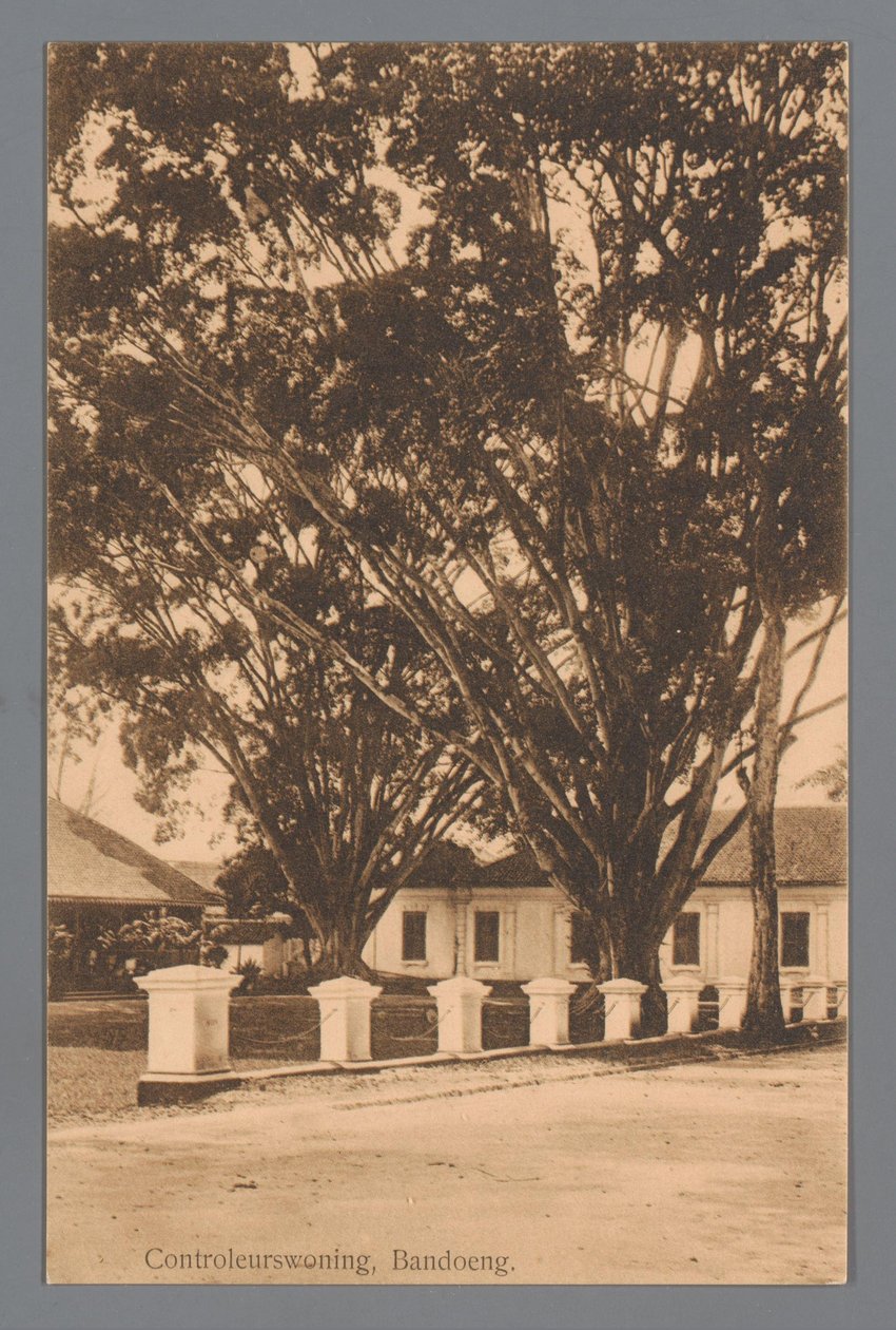 Pasar Baroe-Bandoeng de Boekhandel Visser and Co.