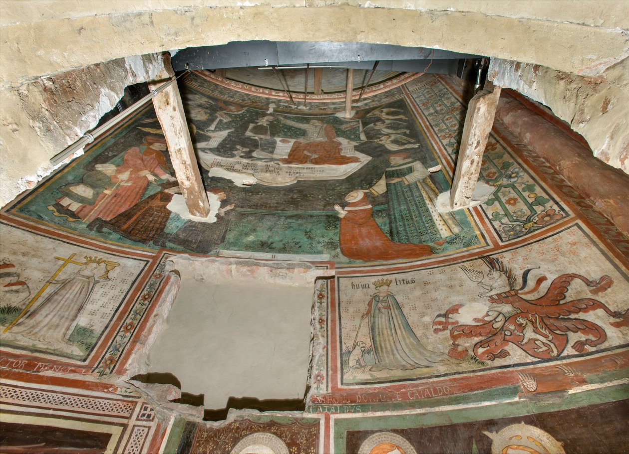 Transeção Norte, Altar de São Miguel Arcanjo, Atrás do Altar os Frescos de Bonifácio Bembo, Virtude Fé e Humildade, Coroação da Virgem e Cristo rodeado de Anjos de Bonifacio Bembo