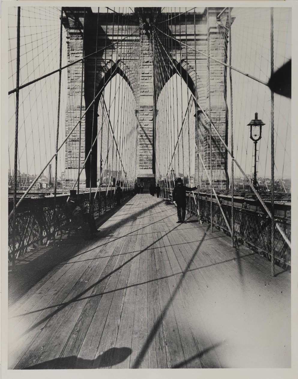 East River Bridge, 1888 (impressão em prata de gelatina) de Breading G. Way
