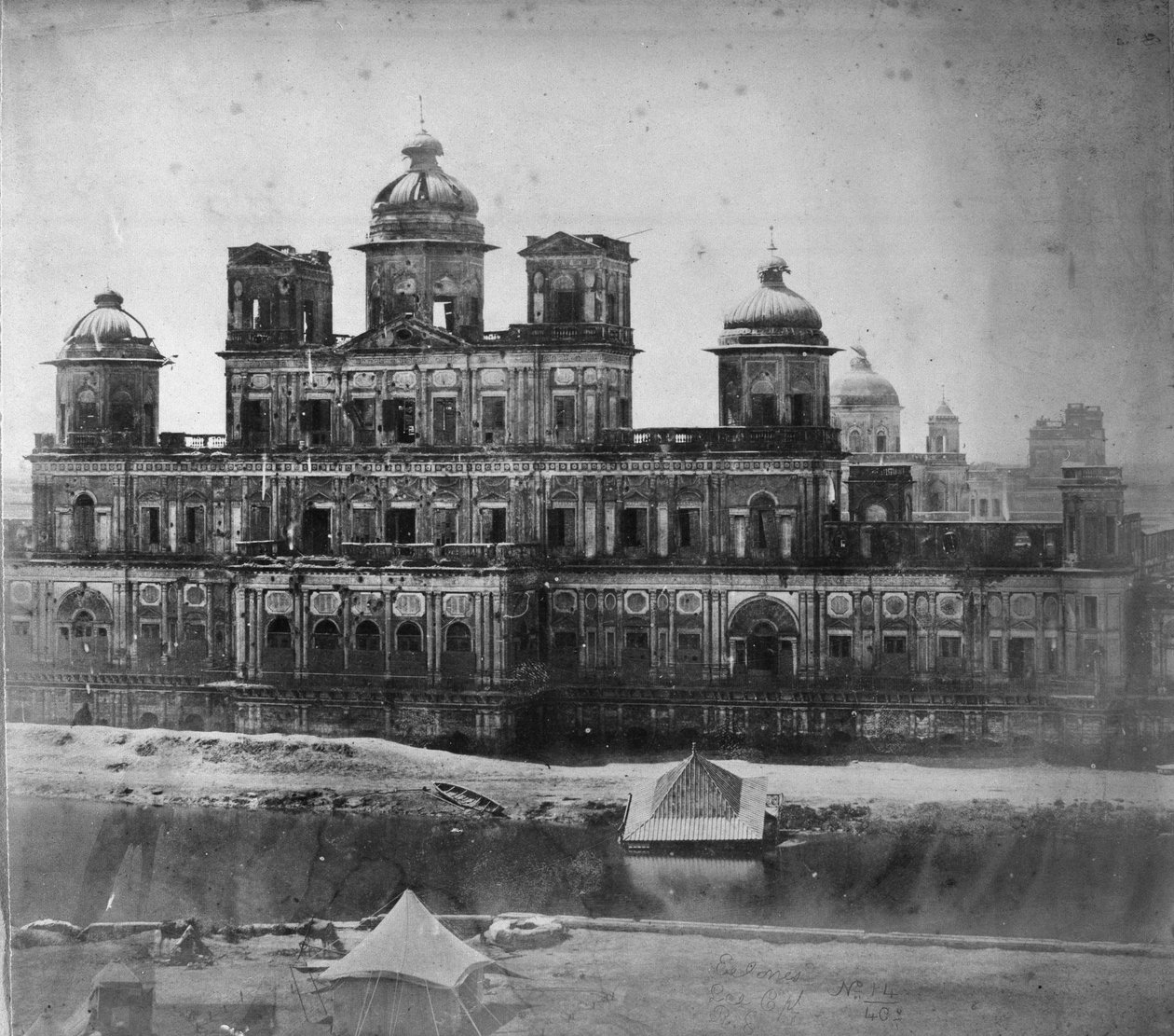 Chatta Manzil, Lucknow, 1858 de British Photographer