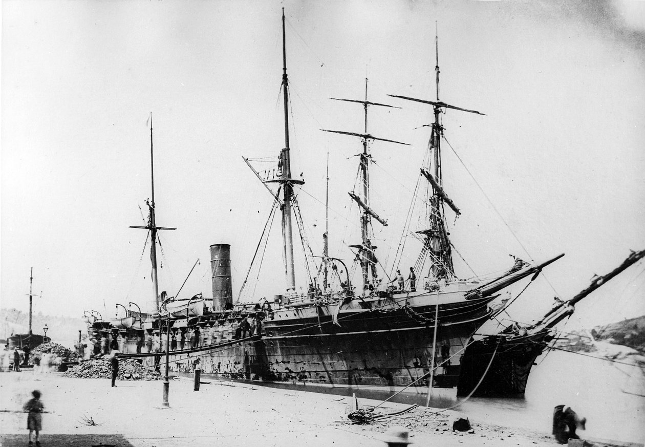 HMS Ebro em St Lucia Coaling Station, c.1880s de British Photographer