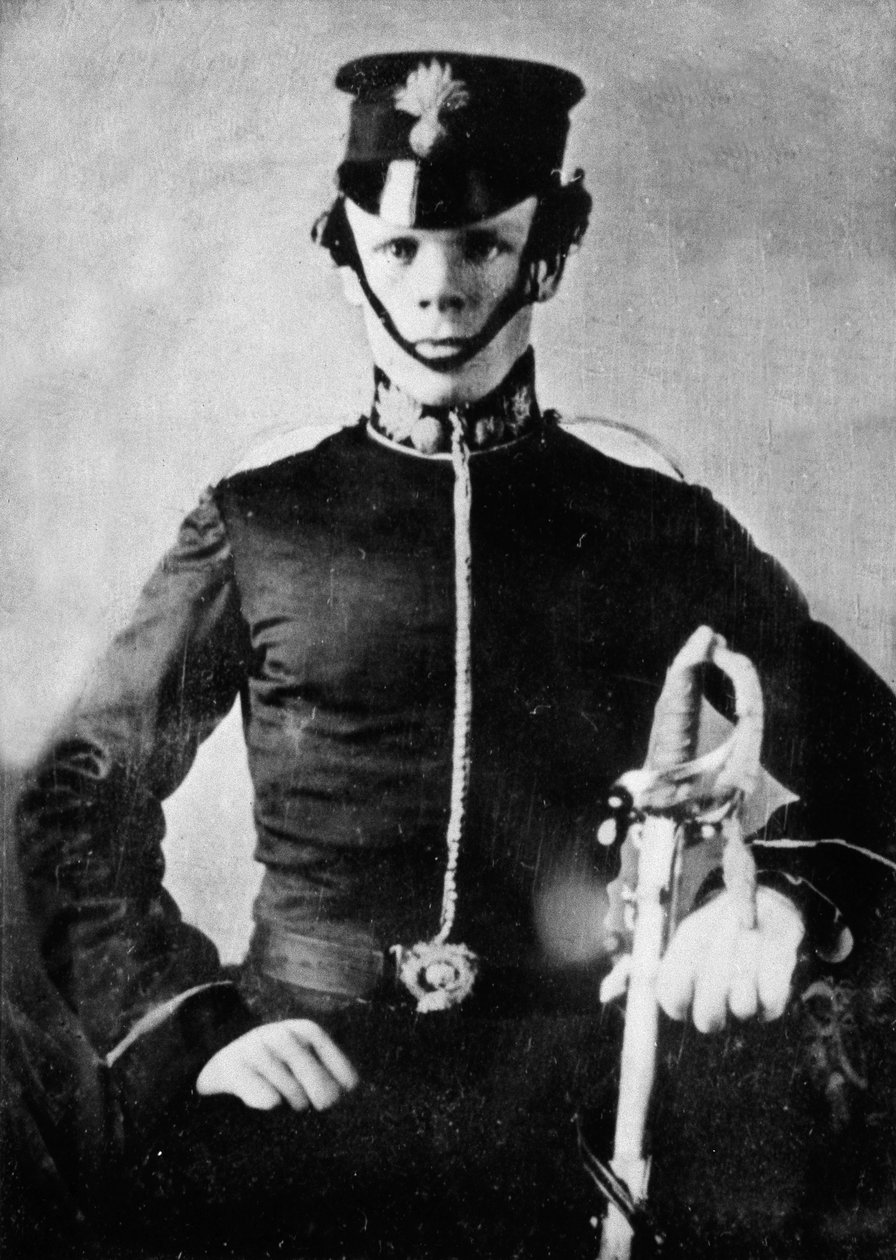 Retrato do alferes T. Cadell, 2º fuzileiros europeus, nd. (daguerrotipo) de British Photographer