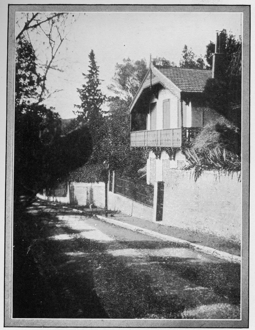 Chalé La Solitude, Hyères, França, casa de Robert Louis Stevenson de 1882-84 de British Photographer
