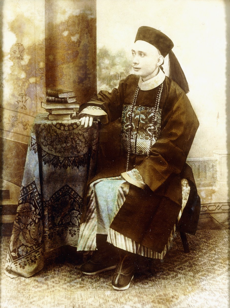 Retrato de um mandarim, provavelmente cantonês, por volta dos anos 1890, c.1890s de British Photographer