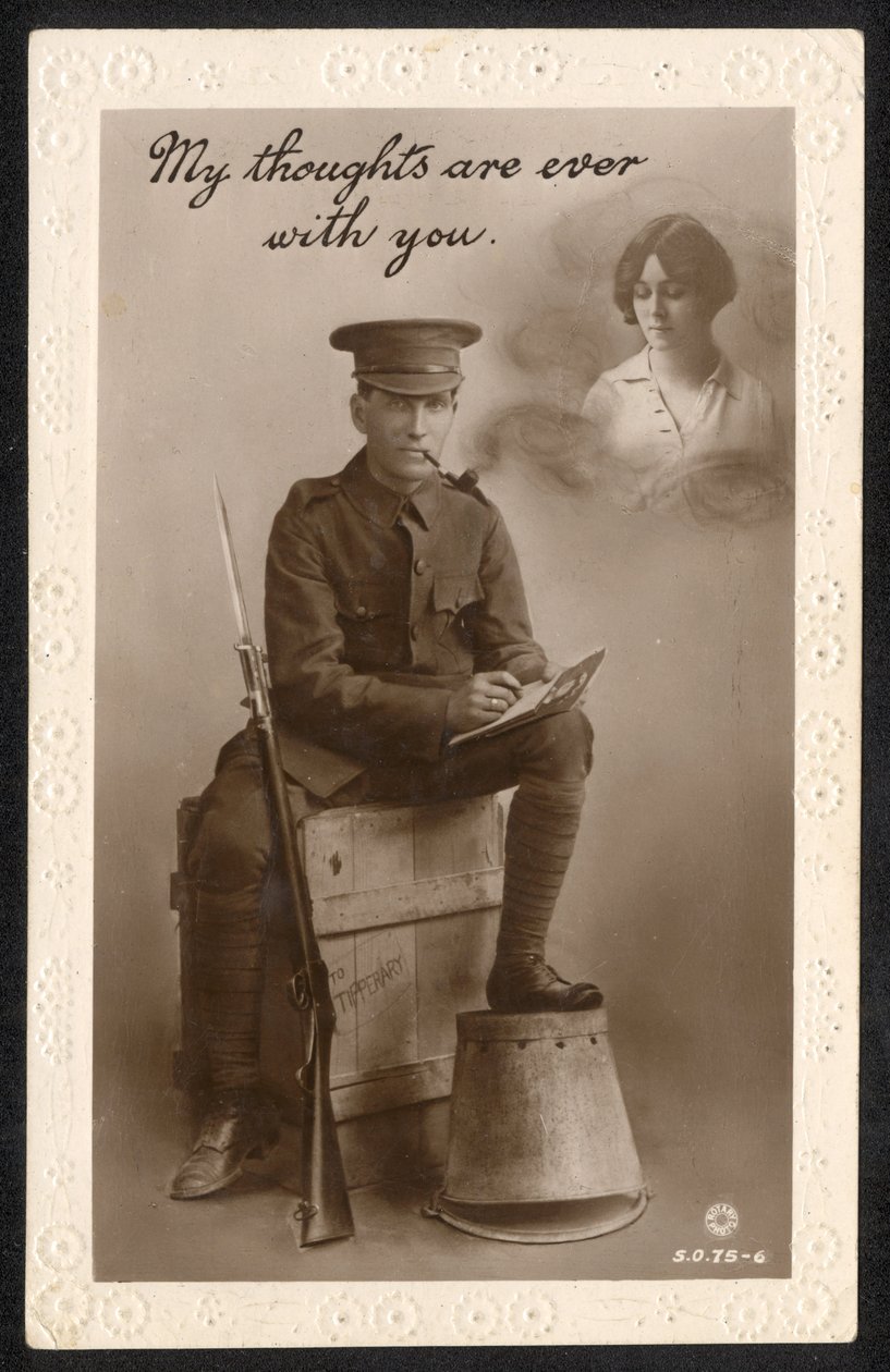 Reino Unido: Um postal sentimental produzido pelo Cairo Postcard Trust, Cairo, Egito, durante a 1ª Guerra Mundial de British Photographer