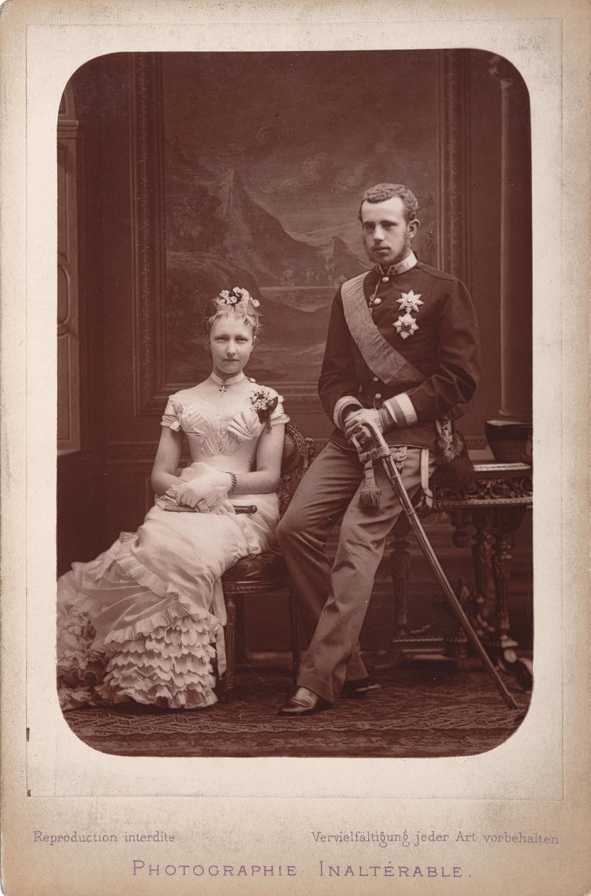 O príncipe herdeiro Rudolf com a princesa Stephanie da Bélgica por ocasião de seu noivado..., 1880. de Brussels . Photo studio Geruzet Frères