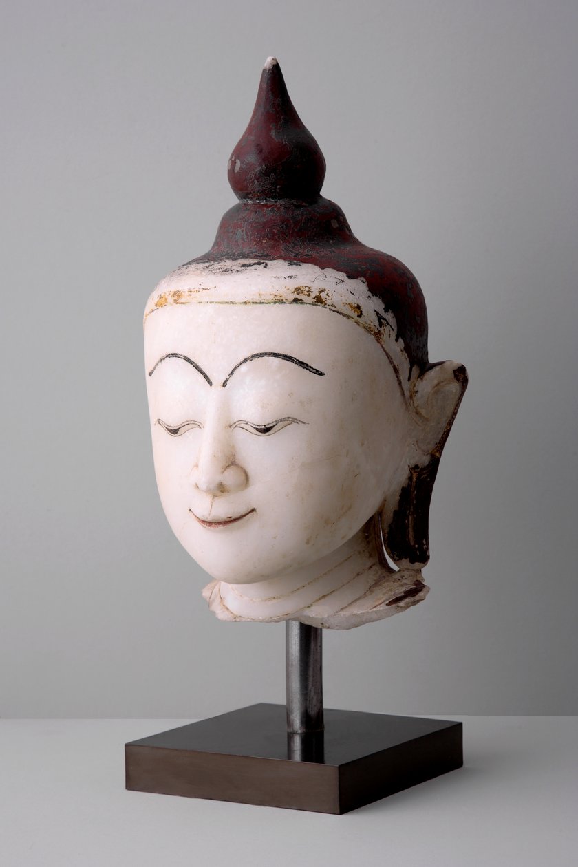 Cabeça de um Buda, estilo Mon (alabastro) de Burmese School