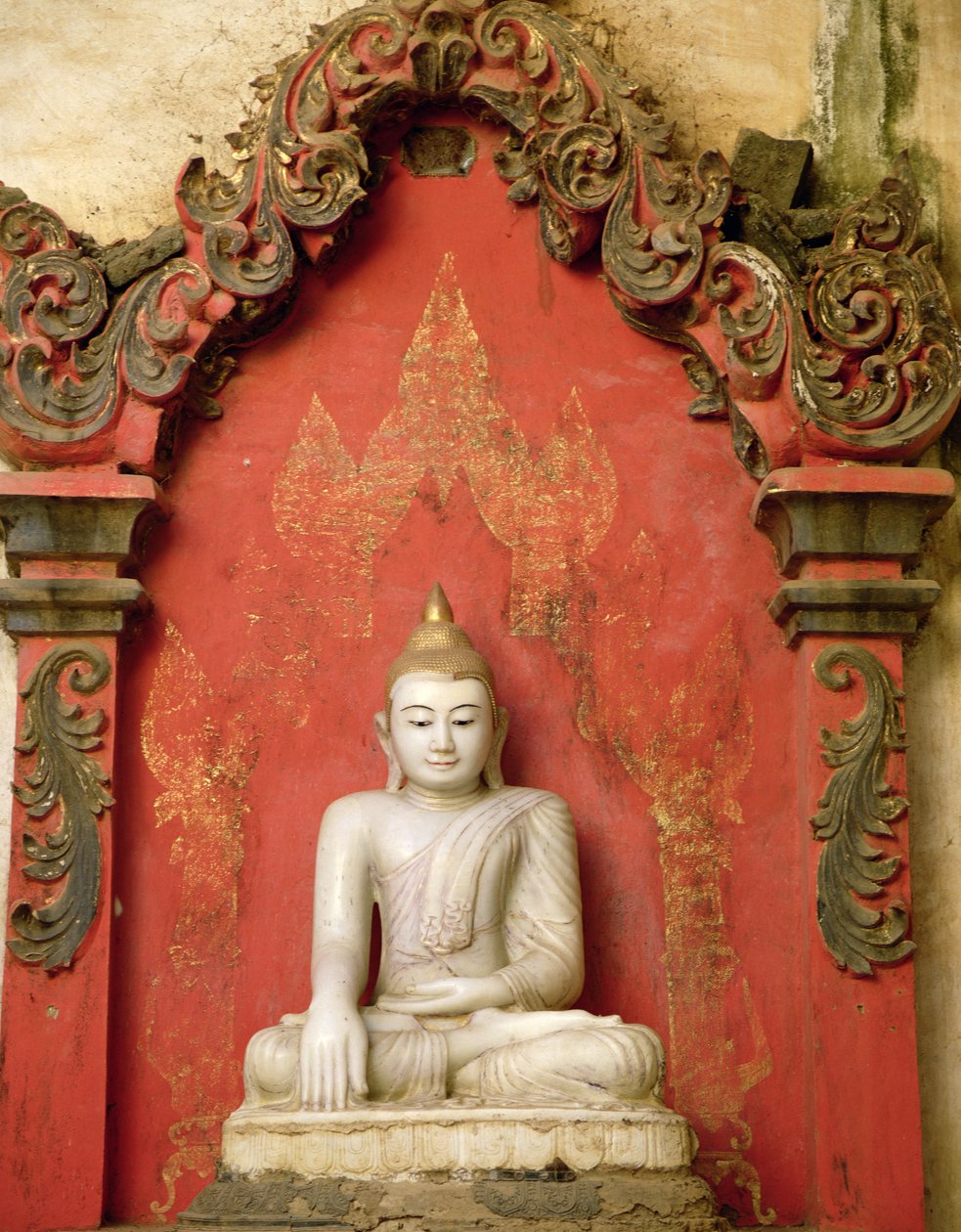 Buda sentado em meditação (alabastro) de Burmese School