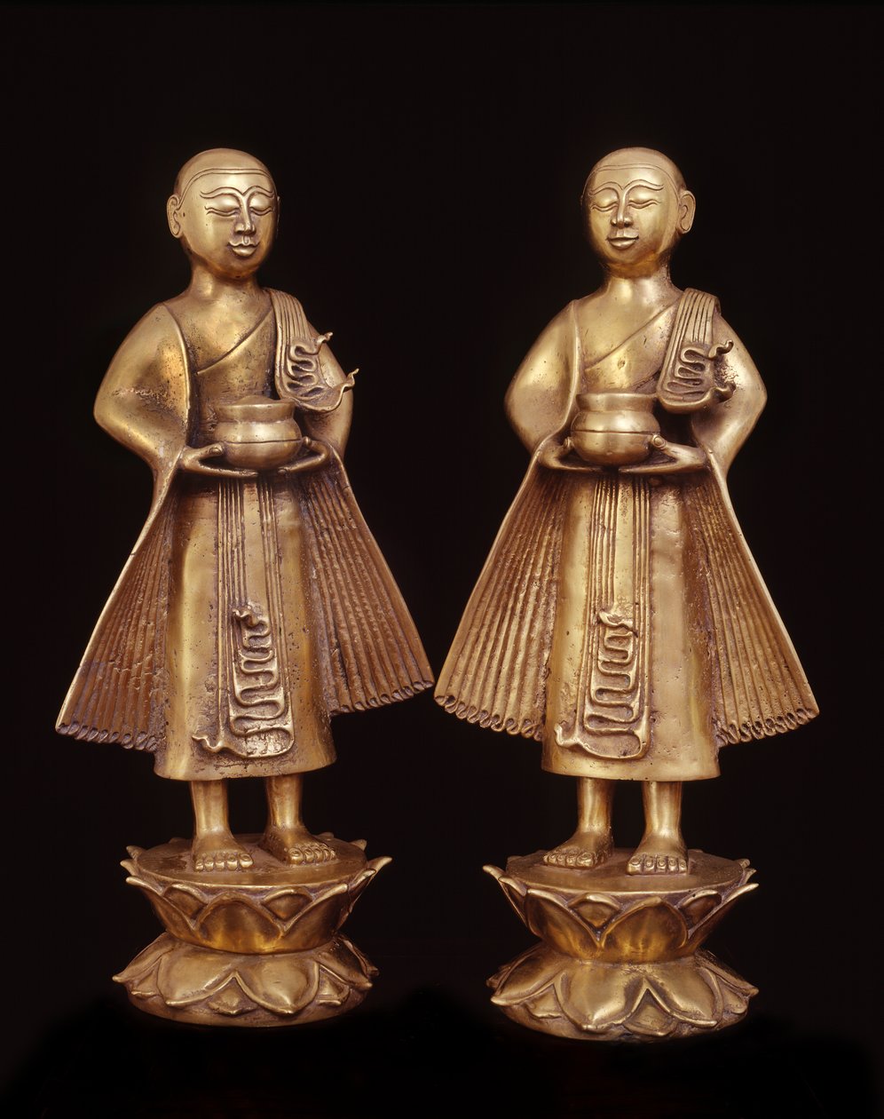 Monges estilo Shan (metal) de Burmese School